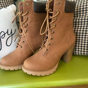 New!  Cute Boots